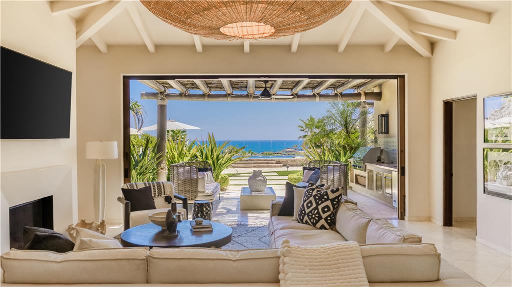Hotel Montage Cabos 5*
